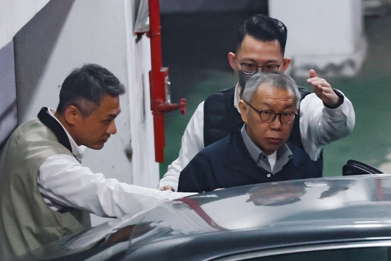 柯文哲16日透過律師具狀聲請解除禁止通信。