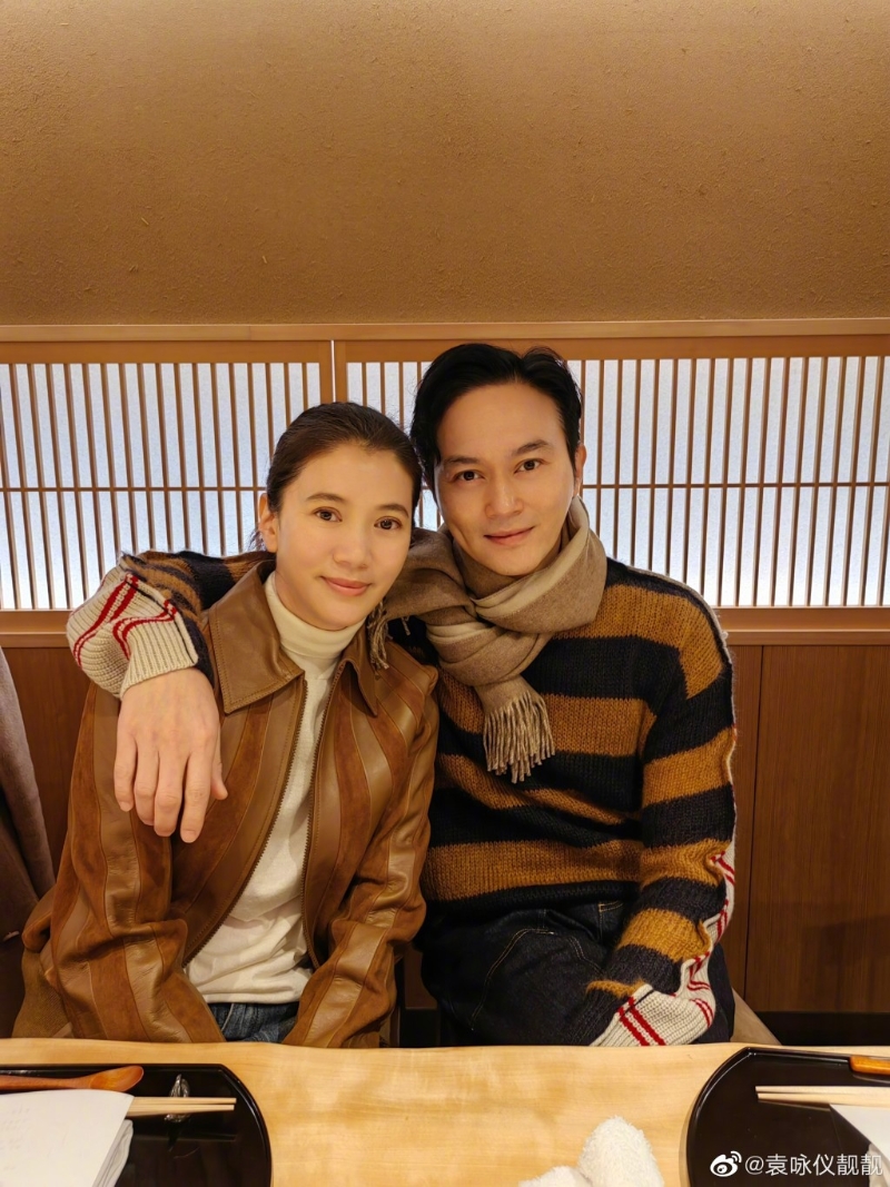 袁詠儀與張智霖結婚多年，依然好恩愛。