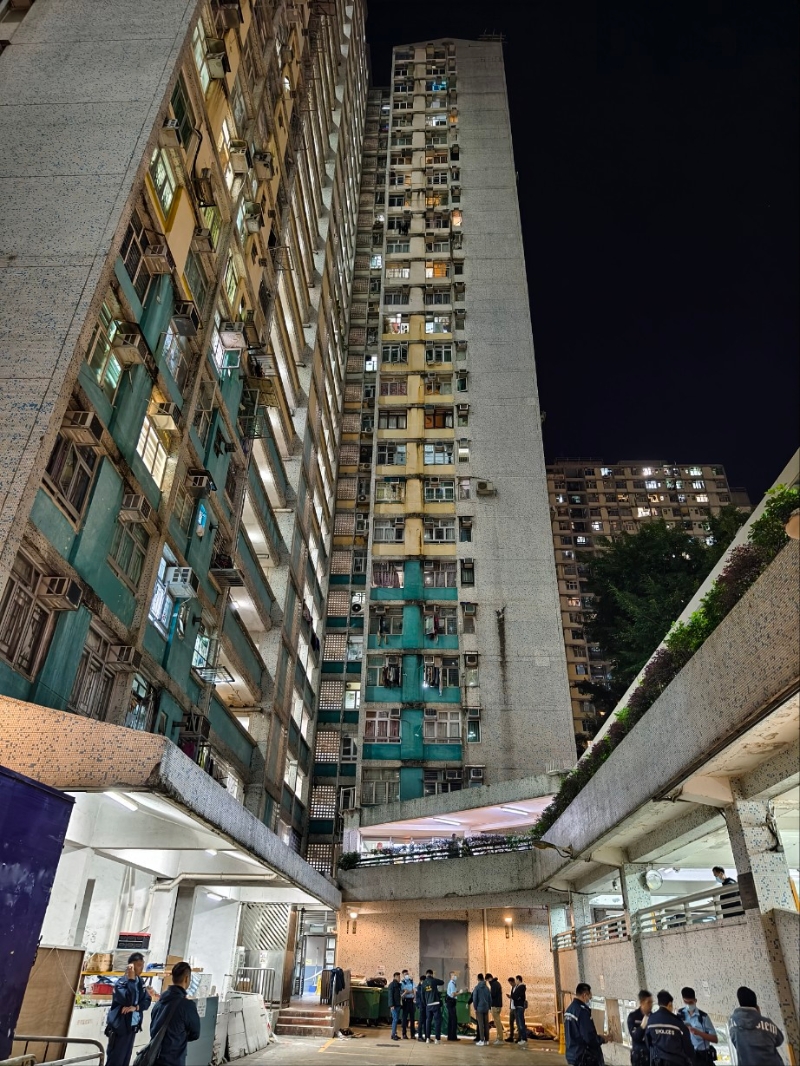 現場為上水太平邨平靜樓。 尹敬堂攝