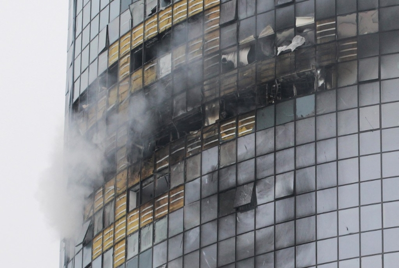 有煙有大廈冒出。路透社