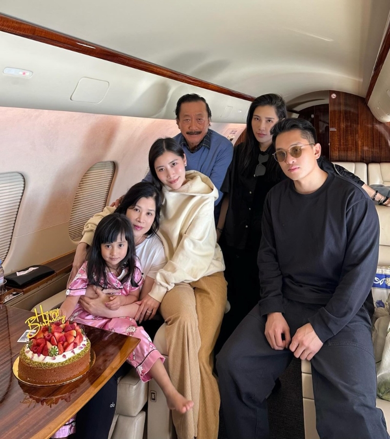 陳雪鈴不時在伊格分享家庭樂，有不少是三代同堂，低調的媽Esther Tan也會現身。