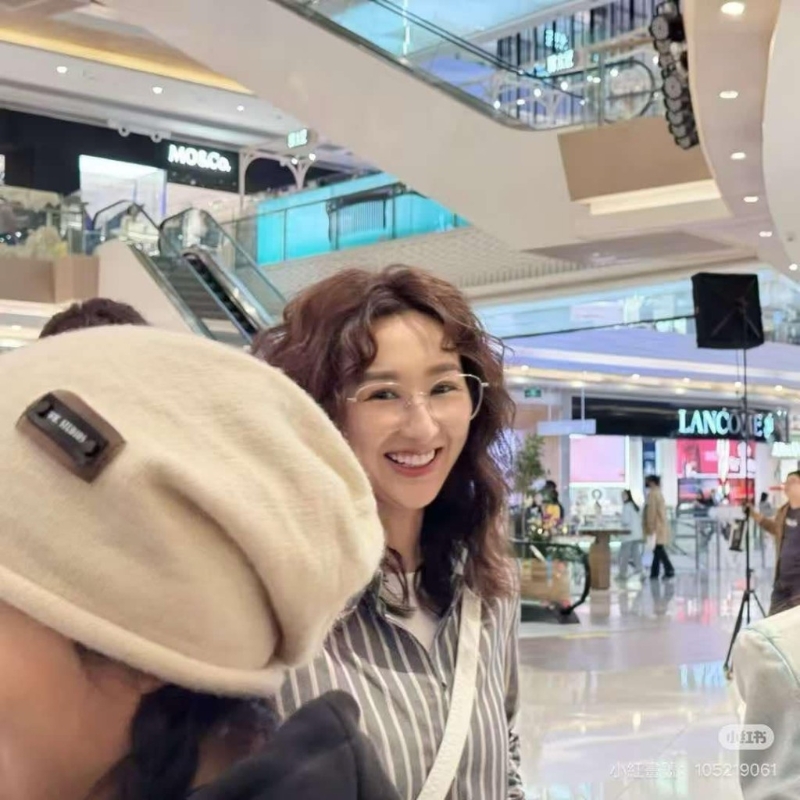 高海寧好寵粉，露出可愛笑容。