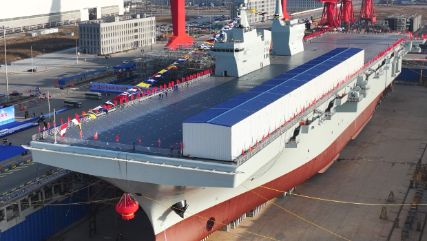 076型首艦四川艦在上海下水。 新華社