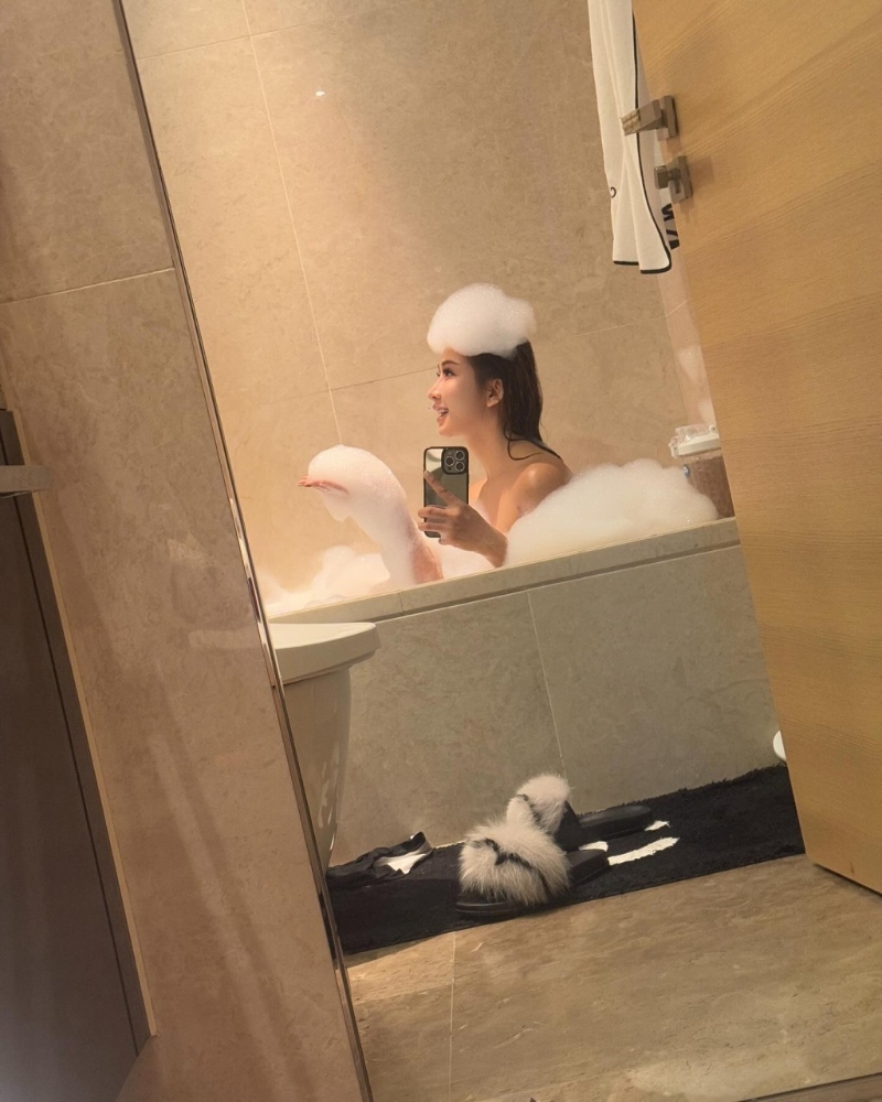 劉子儀不介意曬身材！