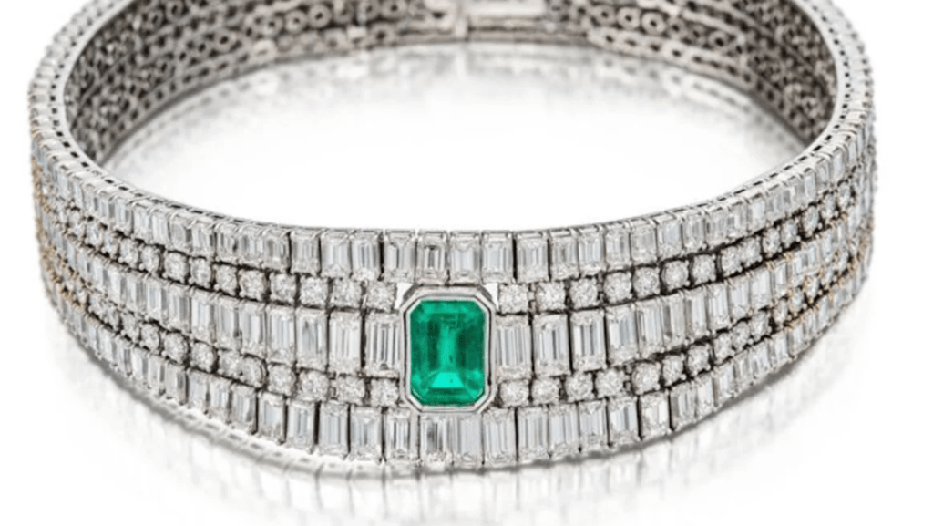 遭竊的珠寶。