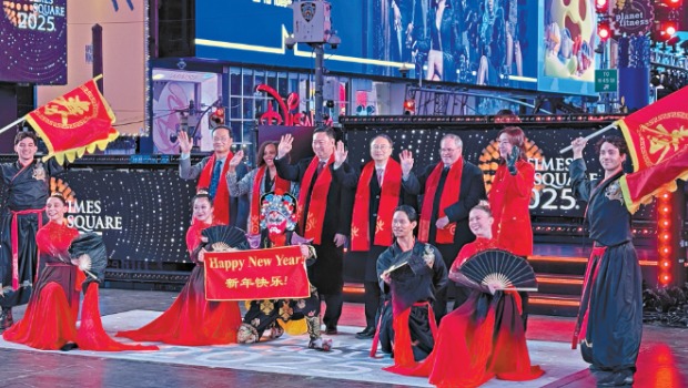 非遺版春節登陸時報廣場。