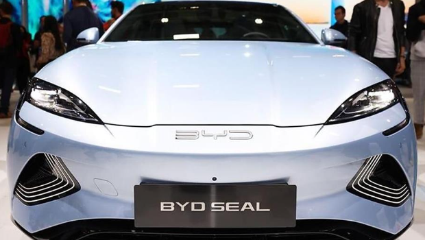 電動車企比亞迪2024年全年新能源汽車累計銷量為427.21萬輛。