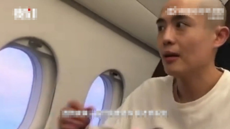 王星在泰國公務機上講述失聯的遭遇。