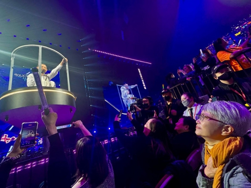 陳敏兒昨日（11日）在Facebook貼出自己在臺下欣賞劉德華演唱會的照片，陳敏兒感動得眼濕濕。