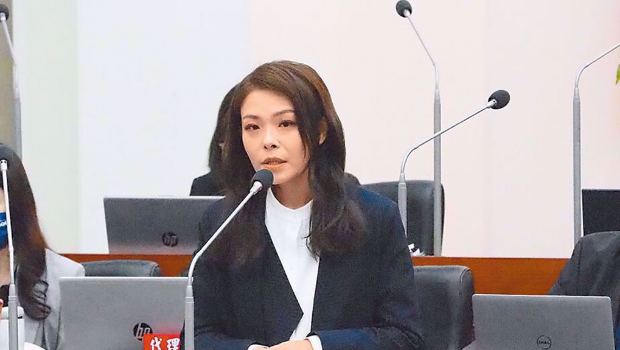 新竹市長高虹安因助理費官司一審判決有罪遭停職，并被判刑7年4月，2024年7月26日由副市長邱臣遠代理。