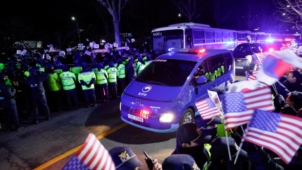 韓國法院凌晨逮捕尹錫悅，指其可能銷毀證據。