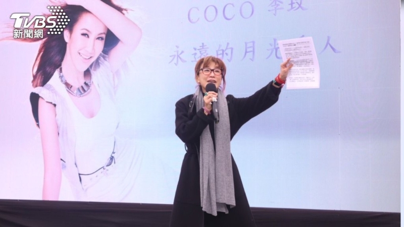 李玟50歲生忌媽媽淚崩金寶山！3