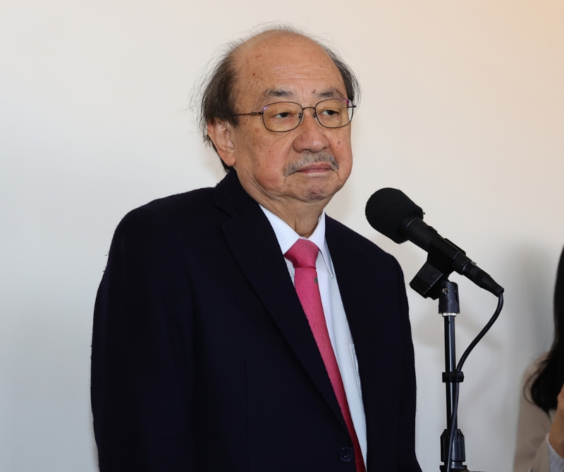 民進黨立院黨團總召柯建銘日前放話，稱要罷免41席國民黨區域立委，17日更呼吁，希望所有黨公職、議員服務處能設站幫忙連署罷免。