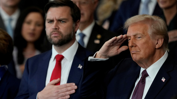 2025年1月20日，美國總統特朗普和副總統萬斯在國會大廈就職典禮上聆聽馬基奧的演唱。