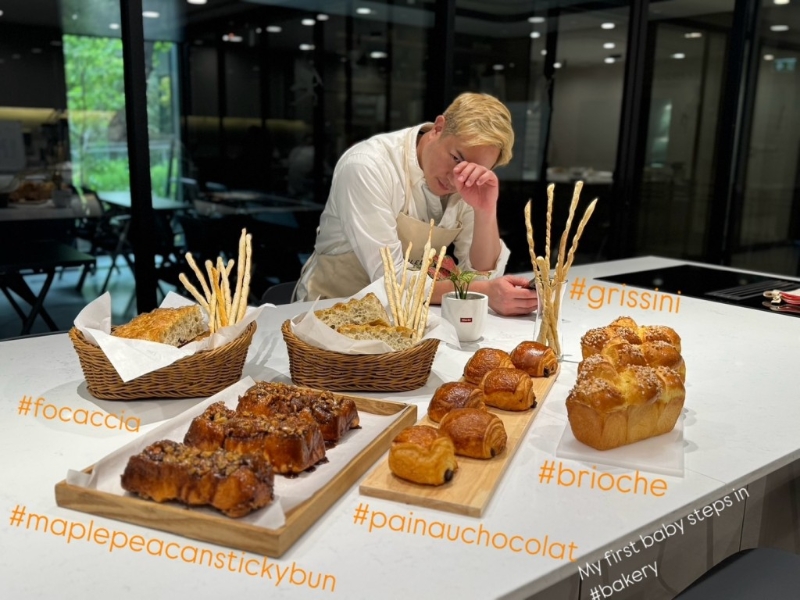 上月中，陳鍵鋒在IG曬出多款自家炮制的面包，當時的他身形清減了不少。