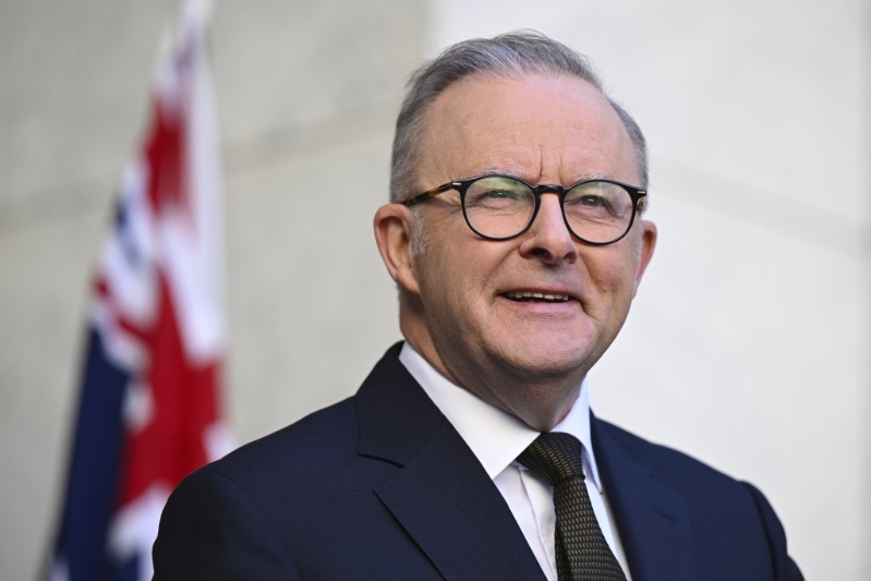 阿爾巴尼斯 阿爾巴尼斯