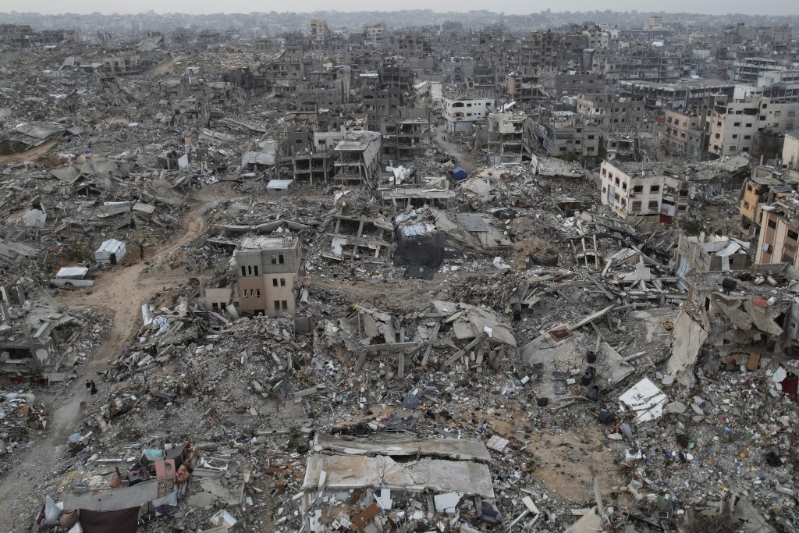 以軍狂轟濫炸下，加沙已成廢墟。 美聯社