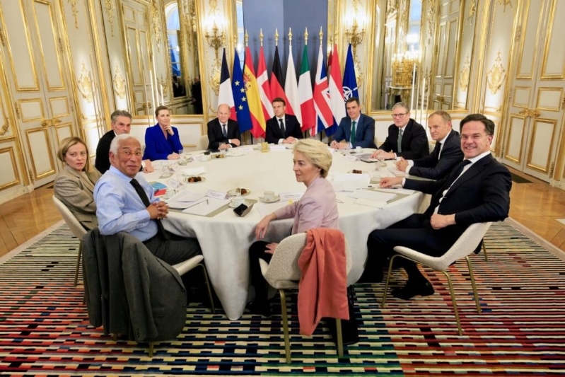 歐洲各國領袖在法國總統府出席非正式緊急峰會。 X圖片