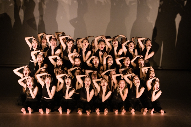 2022年由香港藝術節及香港演藝學院舞蹈學院聯合制作的《無極》，由澳洲編舞史蒂芬妮．雷克 (Stephanie Lake) 遙距與舞者進行交流及彩排。