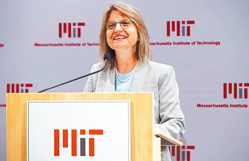 MIT校長科恩布魯斯。