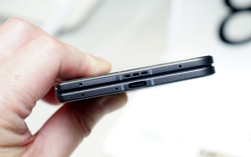 機身厚度僅8.93mm