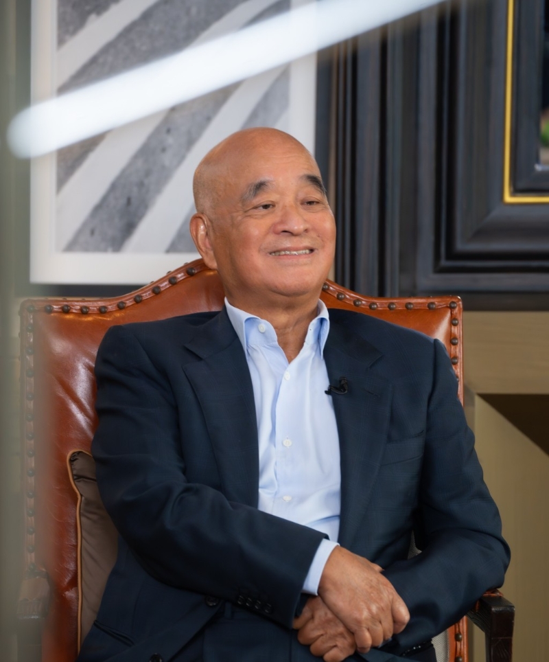 新世界主席鄭家純家族排第三。