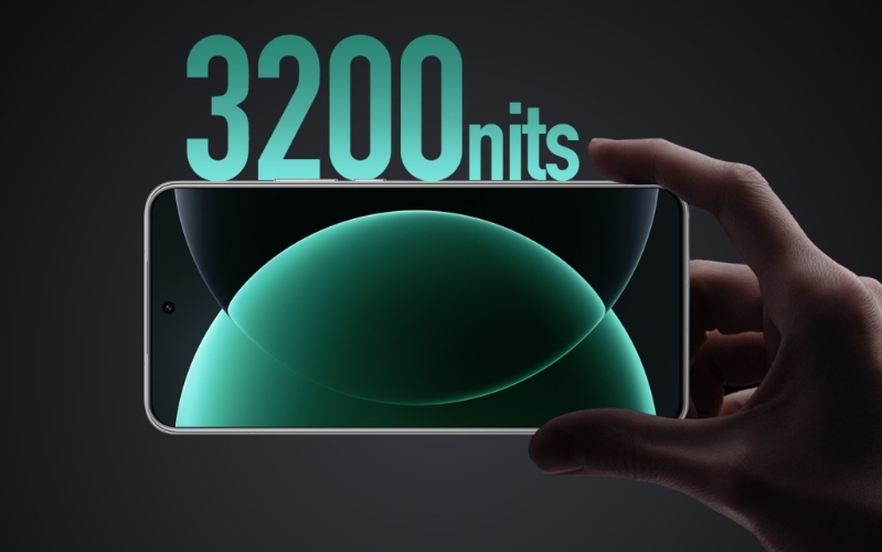 6.73吋2KAMIOLED螢幕峰值亮度增至3,200nits。