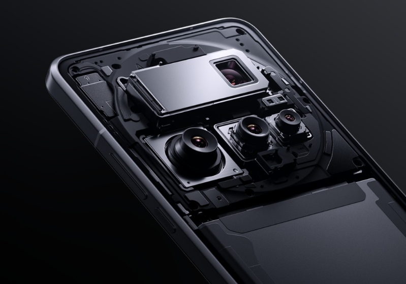 小米15Ultra是同級中鮮有雙大底的4鏡旗艦。