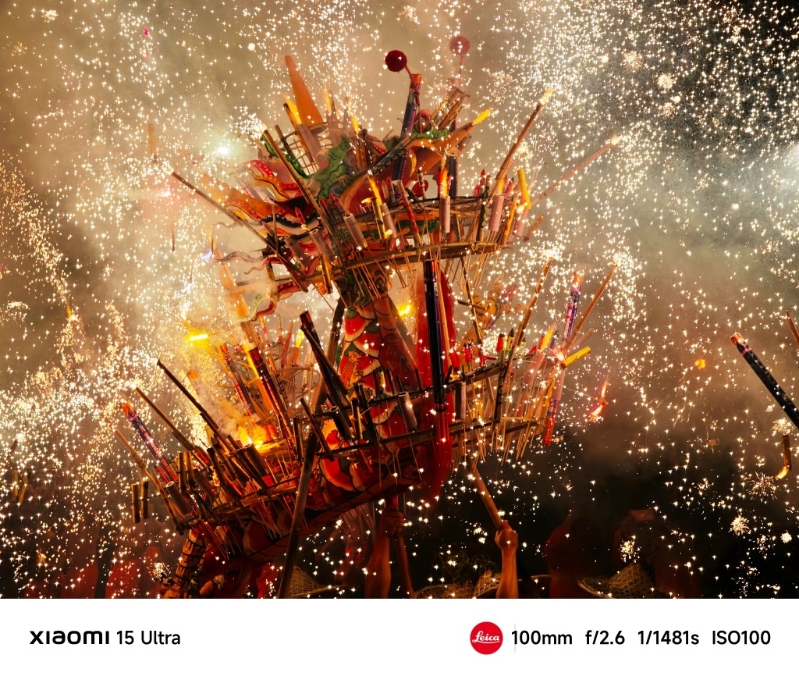 由于感光元件面積更大，2億像素遠攝夜攝吸光能力更強。