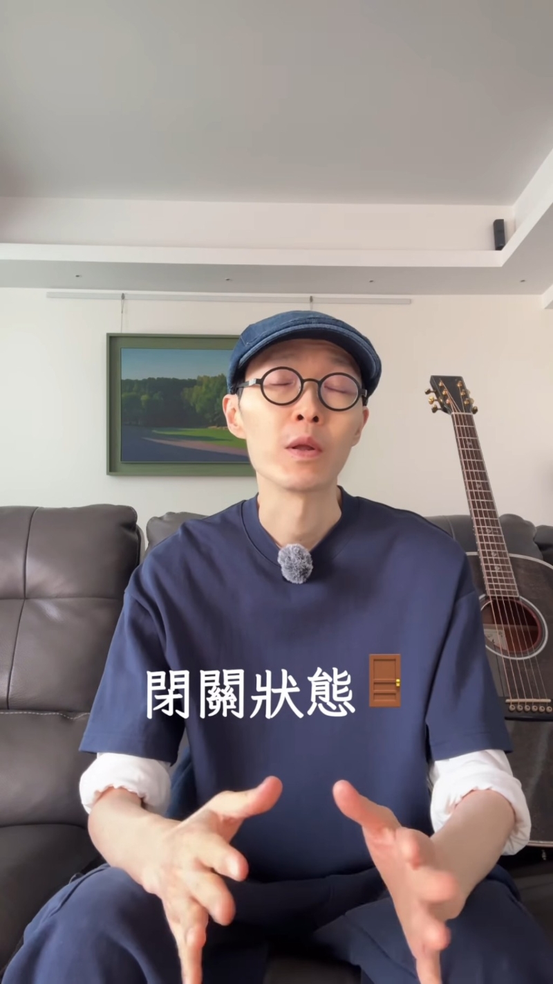 片中可見方大同明顯消瘦，臉龐削瘦到變「V字」，讓人心疼，但看起來精神不俗。