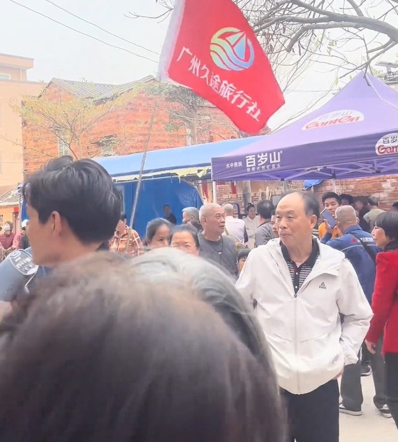 梁文鋒老家成為旅行團景點。