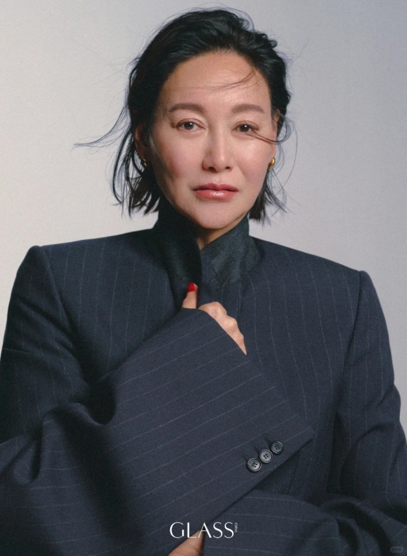 有網民指惠英紅的嘴巴出現異樣。1