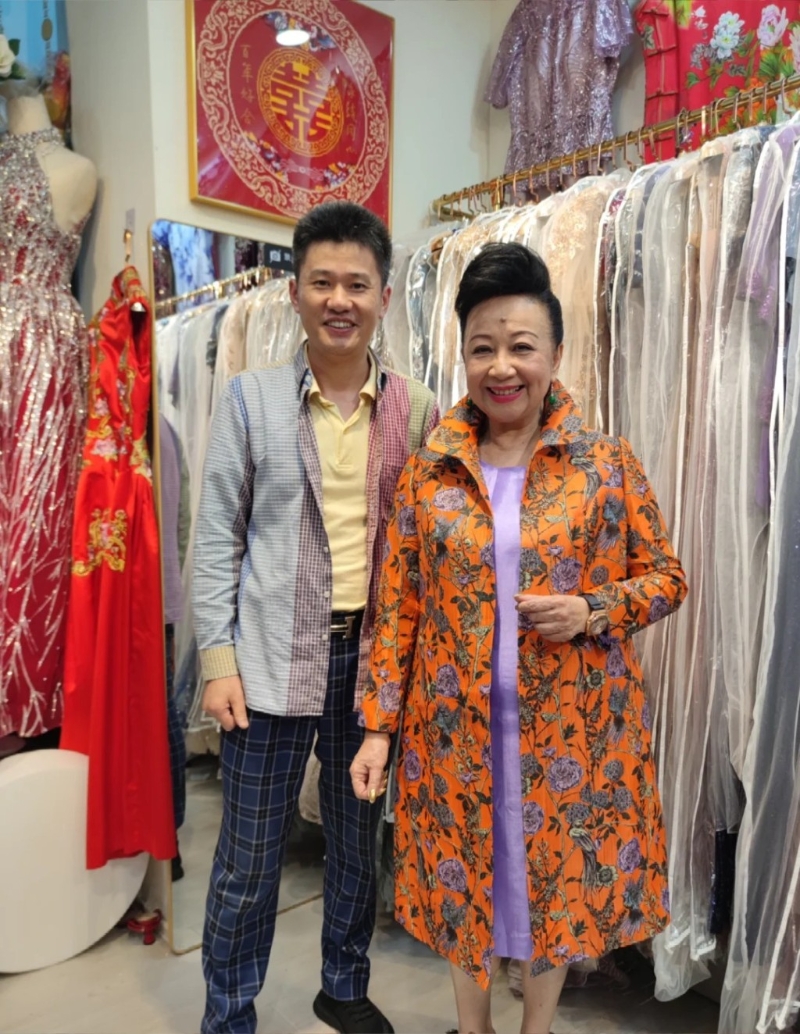 原來連藝人薜家燕都是「熟客仔」