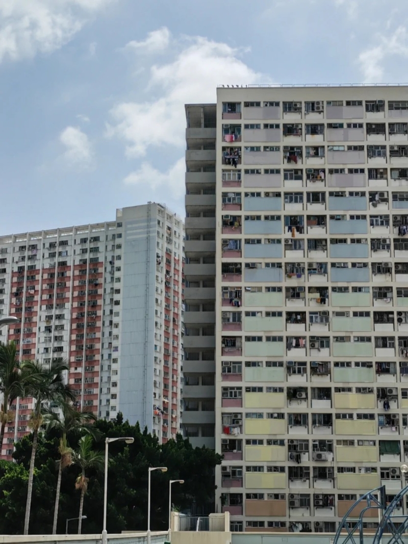 原來樓宇外墻已經是褪色（小紅書）