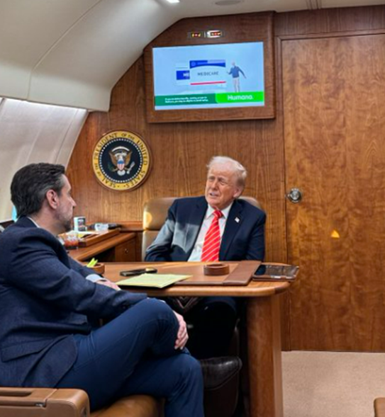 特朗普在專機 特朗普在專機