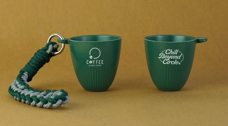 以及以咖啡渣制成的試飲杯。