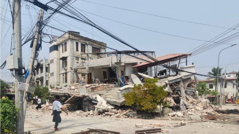 3月28日在緬甸曼德勒省拍攝的地震后受損的建筑。 新華社