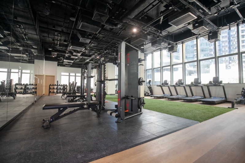 學院設有健身室，空間寬敞。
