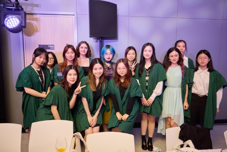 典禮后學院特別舉辦高桌晚宴，本地及海外生共聚一堂。