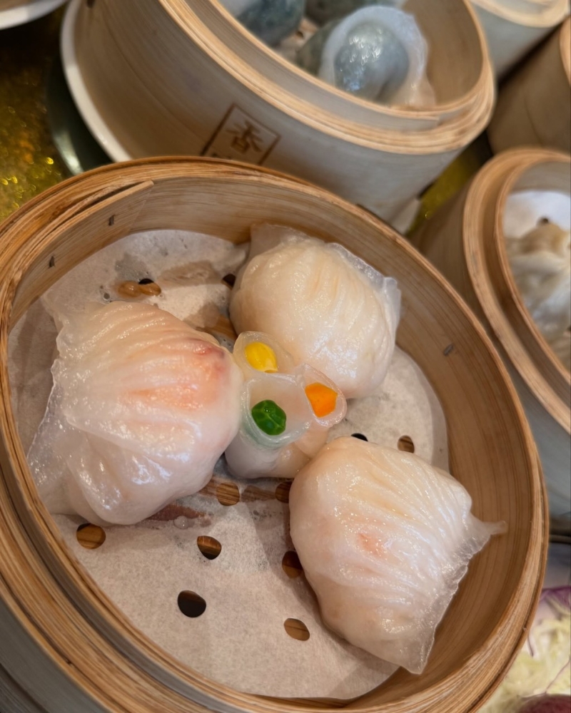 深圳香格里拉酒店“香宮”點心放題供應逾百款點心，包括水晶鮮蝦餃（lctyfamily@Threads）