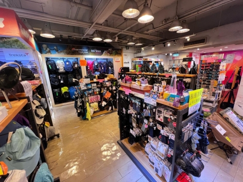 毅成位于北角新都城百貨的900呎專柜，因百貨公司裝修而需搬遷，將營業至4月30日（毅成FB）