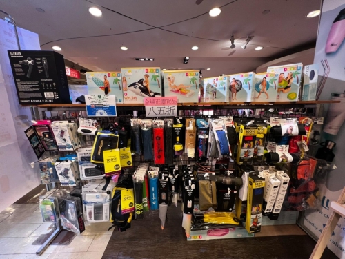 毅成專柜大量運動及行山裝備以正價85折清貨（毅成FB）