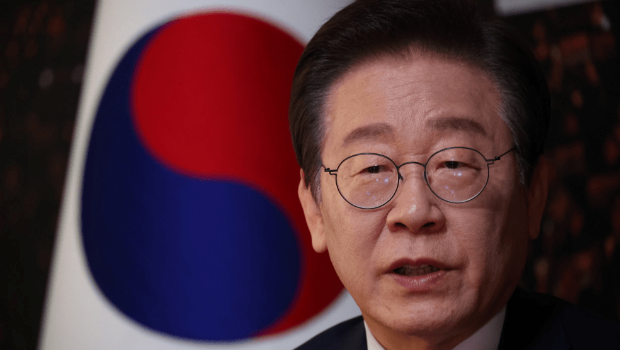 在下屆總統熱門人選民調中，目前李在明以絕對優勢領跑。 路透社