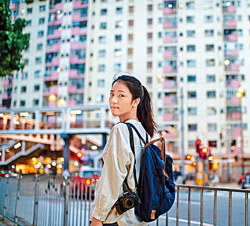 許穎婷逃亡美國。