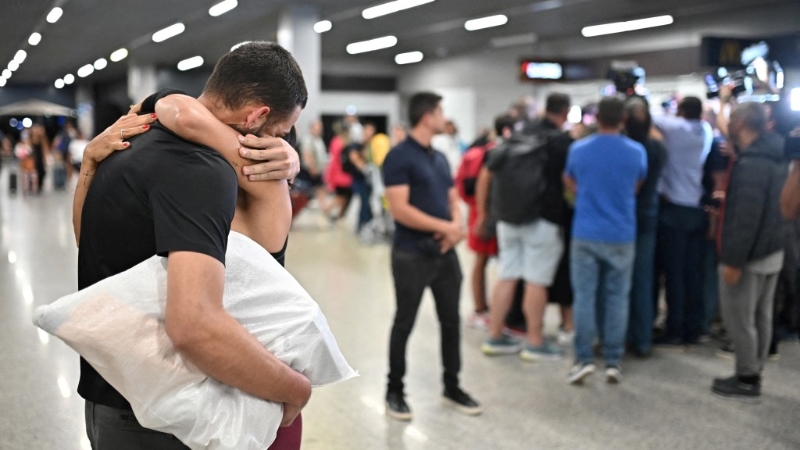 被美國驅逐的巴西移民幾經轉折抵達美景市。