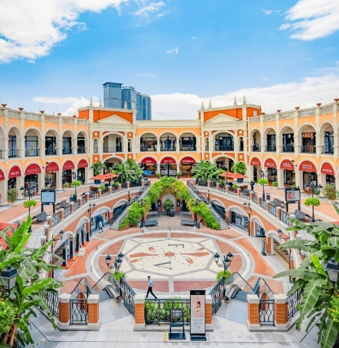 佛山Outlet好去處2025｜６. 佛羅倫薩小鎮 距離廣州南站5分鐘車程，小鎮建筑充滿意大利風情。