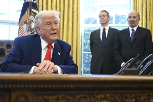 訴訟指指特朗普超越他的總統權限。美聯社