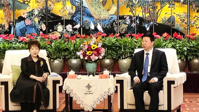 國臺辦主任宋濤在南京金陵飯店會見訪陸的中國國民黨前主席洪秀柱一行。