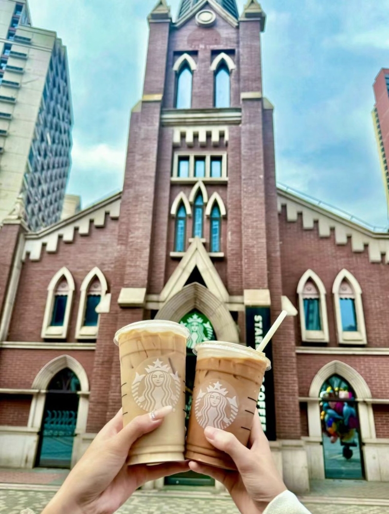 佛山最美教堂星巴克Starbucks 位于南海區萬科金域花園