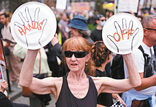 全美逾700城爆反特朗普示威